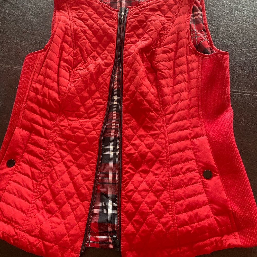 Reversible Red Quilted Vest with Diamond Pattern